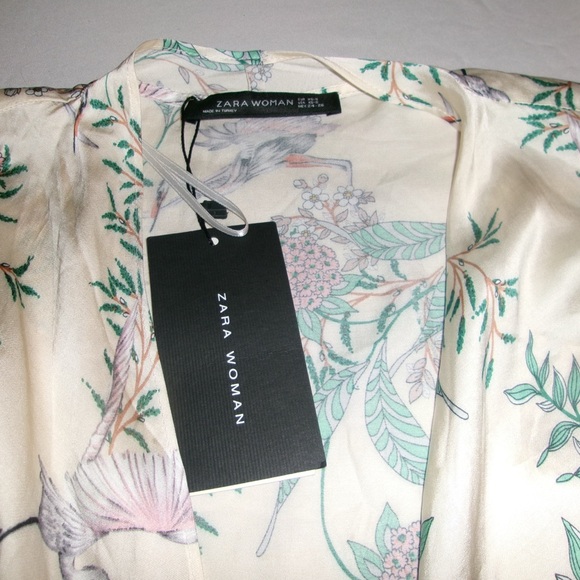 Satin tie blouse with bird and leaf details - Picture 2 of 5